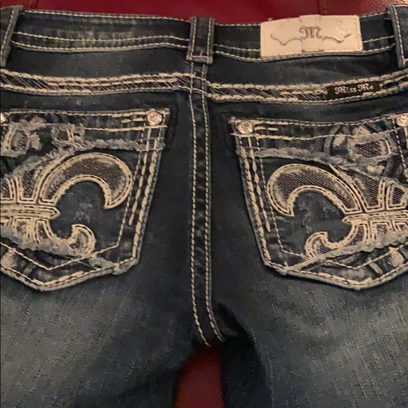 Mid Rise Capri - Picture 2 of 2